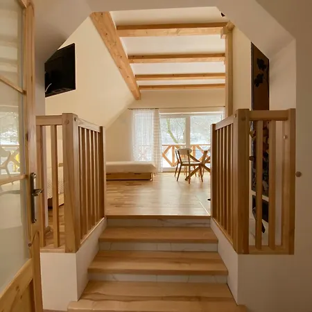 W Dolinie Modrzewi Kamienna Gora