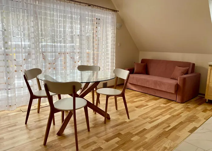 W Dolinie Modrzewi Apartman Kamienna Góra